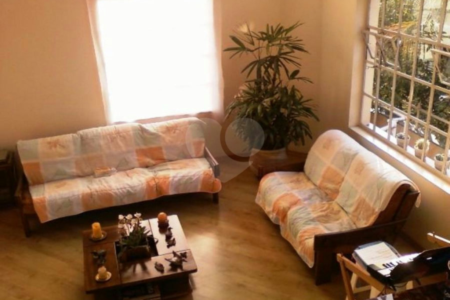 Sobrado à venda com 4 quartos, sendo 2 suítes, em Jardim Virginia Bianca, São Paulo, SP