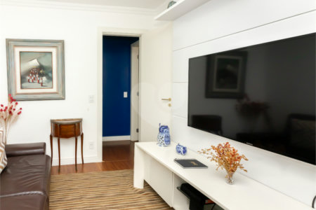 Apartamento à venda com 4 quartos, sendo 2 suítes, em Alto da Boa Vista, São Paulo, SP