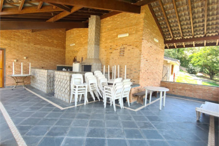 Chácara à venda com 4 quartos, sendo 2 suítes, em Parque Valinhos, Valinhos, SP