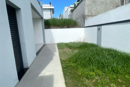 Sobrado à venda com 3 suítes em Cézar de Souza, Mogi das Cruzes, SP