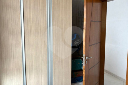 Casa à venda com 4 suítes em Vila Lavínia, Mogi das Cruzes, SP