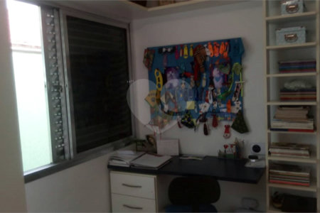 Casa à venda com 3 suítes em Jardim Franca, São Paulo, SP