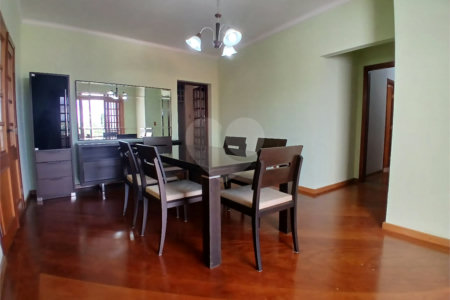 Casa à venda com 5 quartos, sendo 3 suítes, em Vila Santista, Atibaia, SP