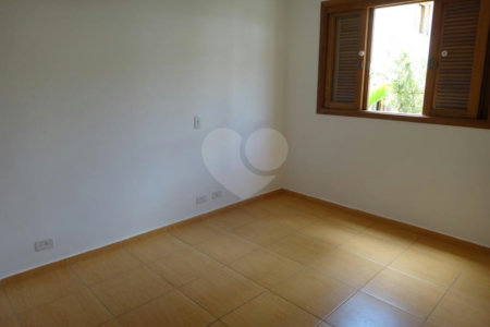 Casa à venda ou para alugar com 4 quartos, sendo 2 suítes, no condomínio Vila Hípica, São Paulo - SP