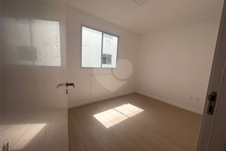 Apartamento à venda com 2 quartos em Guaratiba, Rio de Janeiro, RJ