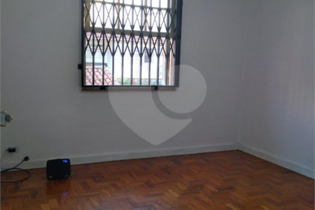 Sobrado à venda com 3 quartos em Vila Cordeiro, São Paulo, SP