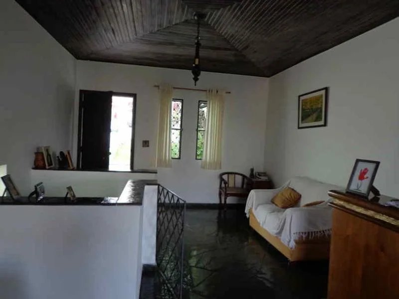 Casa à venda com 3 quartos, sendo 1 suíte, em Jardim Londrina, São Paulo, SP