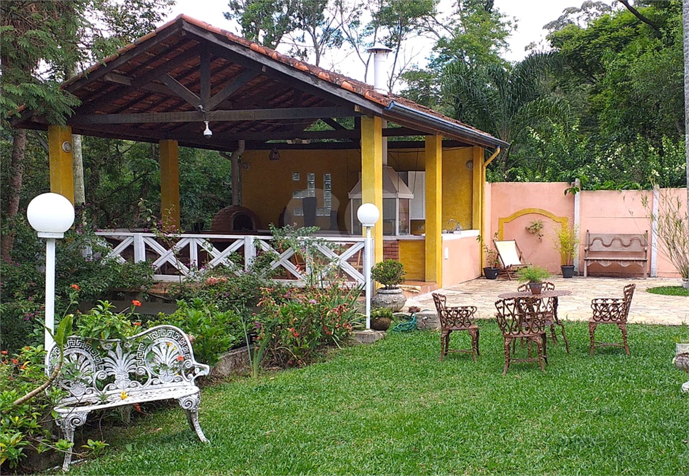 Sobrado à venda com 4 quartos, sendo 2 suítes,  em Roseira, Mairiporã, SP