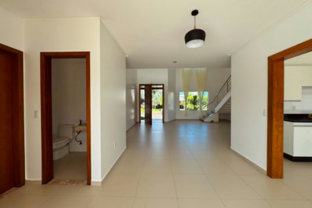 Casa para alugar com 3 suítes, no condomínio Outeiro São Francisco, Porto Seguro - BA