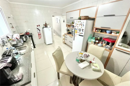 Sobrado à venda com 3 quartos, sendo 1 suíte, em Vila Vitório Mazzei, São Paulo, SP