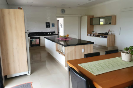 Casa à venda com 3 suítes no condomínio Village Ipanema 1, Araçoiaba da Serra - SP