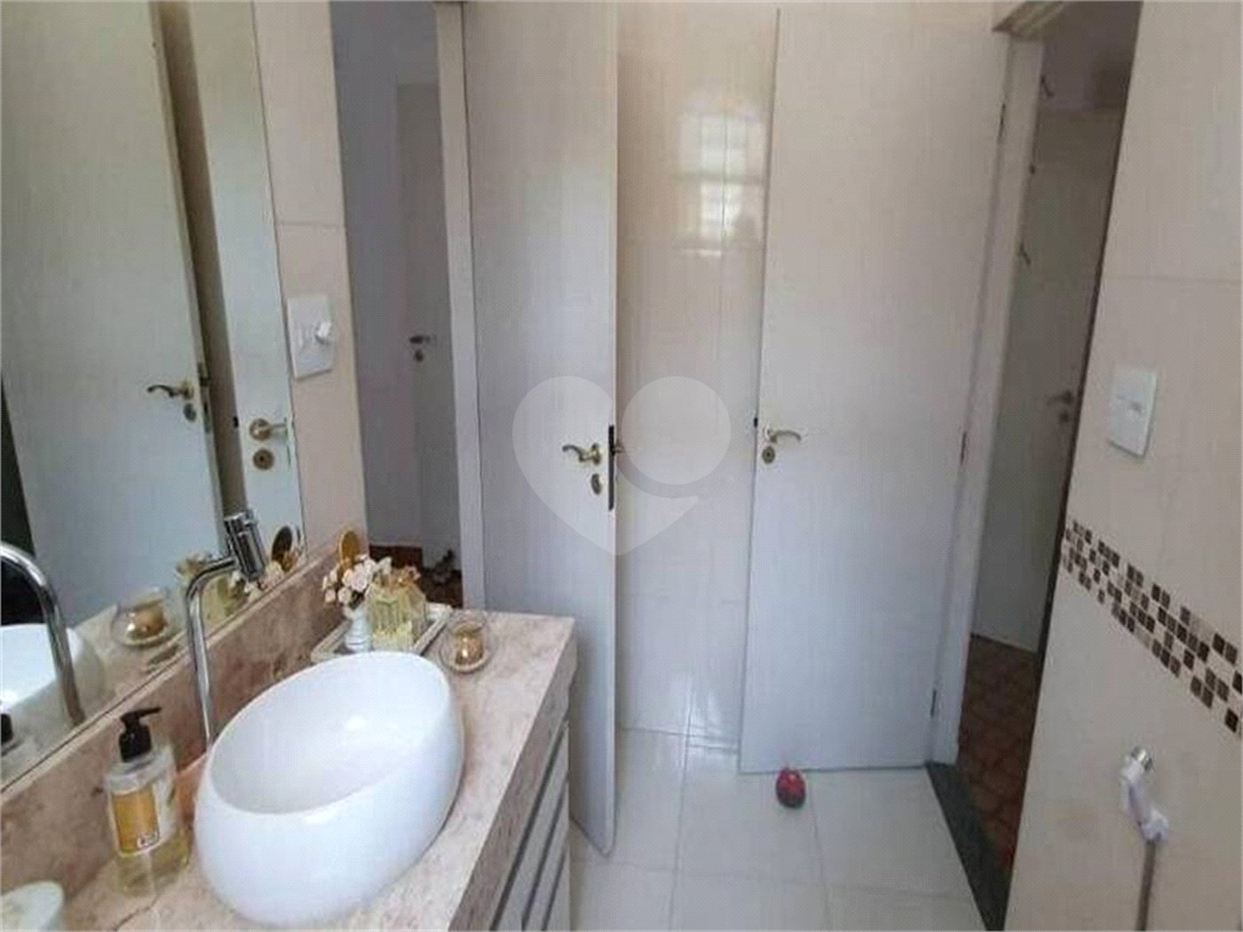 Casa à venda com 3 quartos no condomínio Recanto Florido, Vinhedo - SP