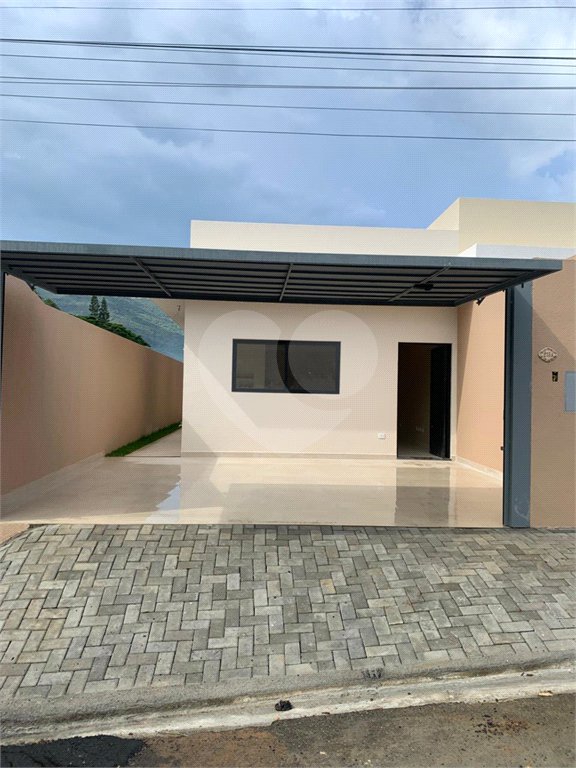 Casa à venda com 3 suítes em Vila Petrópolis, Atibaia, SP