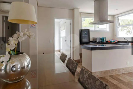 Apartamento à venda com 2 quartos, sendo 1 suíte,  em Vila Andrade, São Paulo, SP