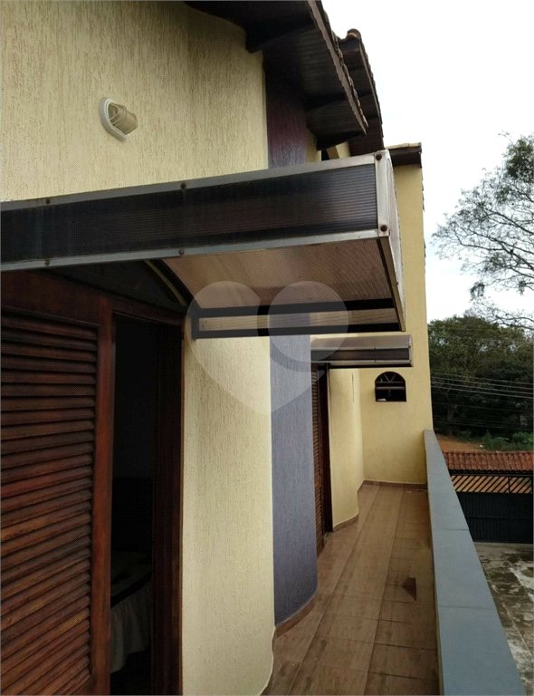 Sobrado à venda com 3 quartos, sendo 1 suíte,  em Jardim Santa Rita de Cássia, Suzano, SP