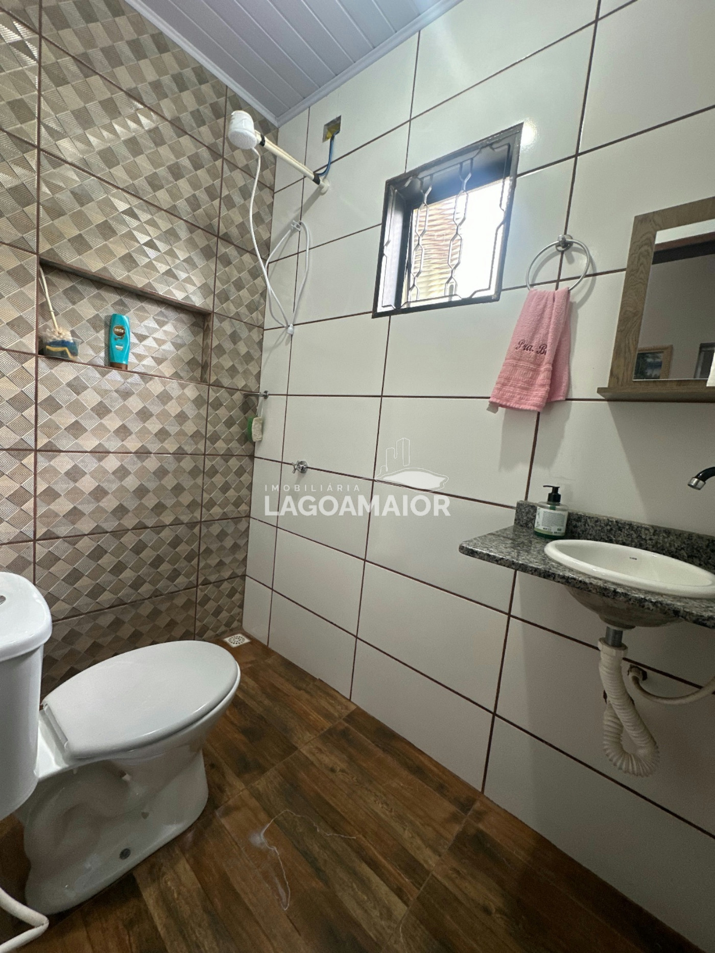 Casa à venda com 3 quartos, sendo 1 suíte,  em Jardim Brasília, Três Lagoas, MS