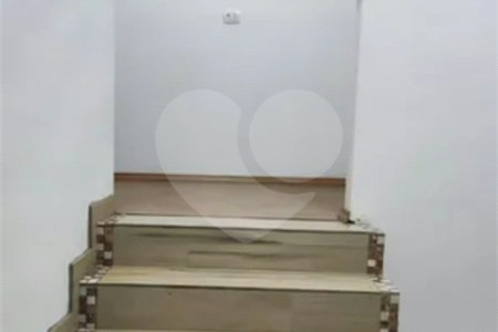 Sobrado à venda com 3 quartos, sendo 1 suíte,  em Jardim Santa Júlia, São José dos Campos, SP