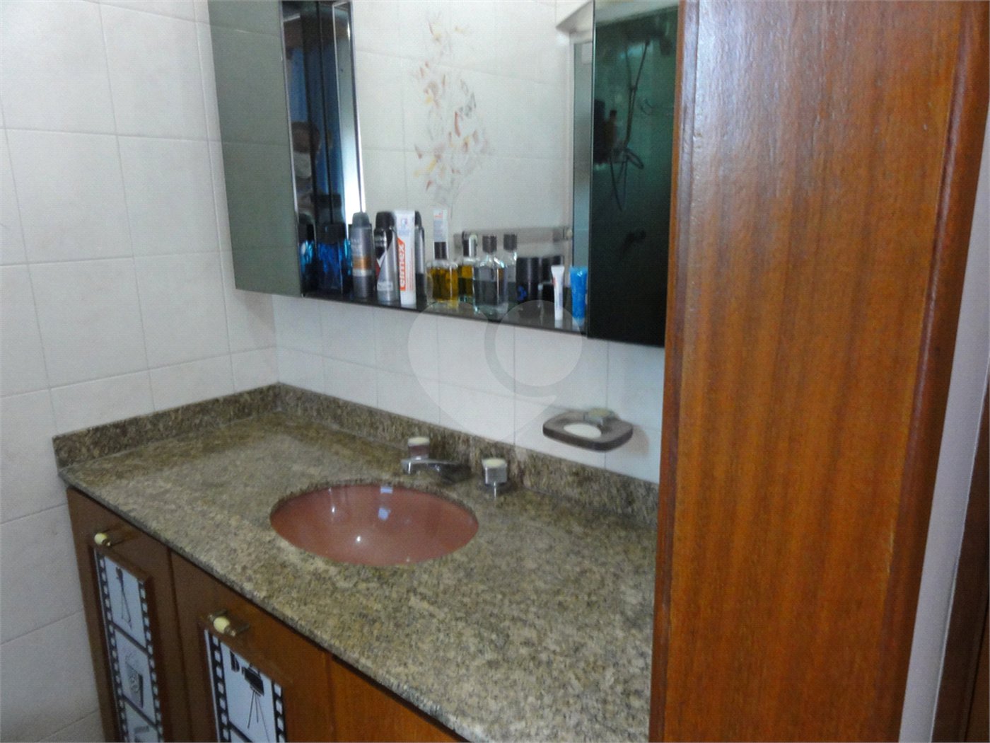 Sobrado à venda com 6 quartos, sendo 4 suítes, em Tremembé, São Paulo, SP