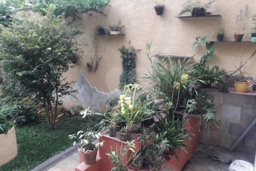 Sobrado à venda com 6 quartos, sendo 2 suítes, em Horto Florestal, São Paulo, SP