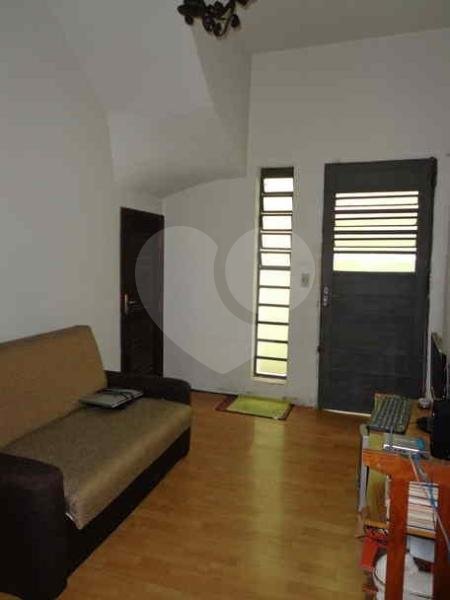 Casa à venda com 3 quartos, sendo 1 suíte,  em Jardim Londrina, São Paulo, SP