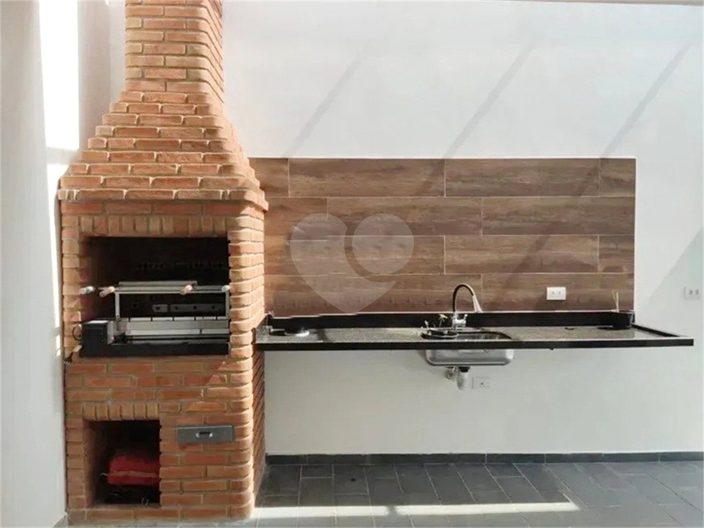 Casa à venda com 3 quartos, sendo 1 suíte,  em Parada Inglesa, São Paulo, SP