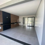Casa à venda com 3 suítes no condomínio Shambala II, Atibaia - SP