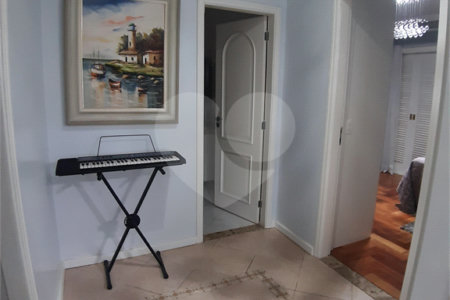 Casa à venda com 4 quartos, sendo 2 suítes, em Jardim Leonor Mendes de Barros, São Paulo, SP