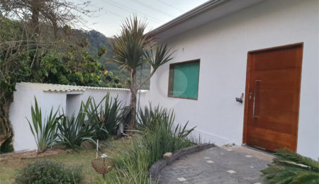 Casa à venda com 4 suítes em Serra da Cantareira, Mairiporã, SP