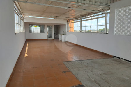 Sobrado à venda com 4 quartos, sendo 1 suíte, em Cidade Jardim Cumbica, Guarulhos, SP
