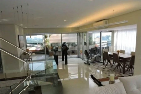 Cobertura para alugar com 4 quartos, sendo 3 suítes, em Vila Morse, São Paulo, SP