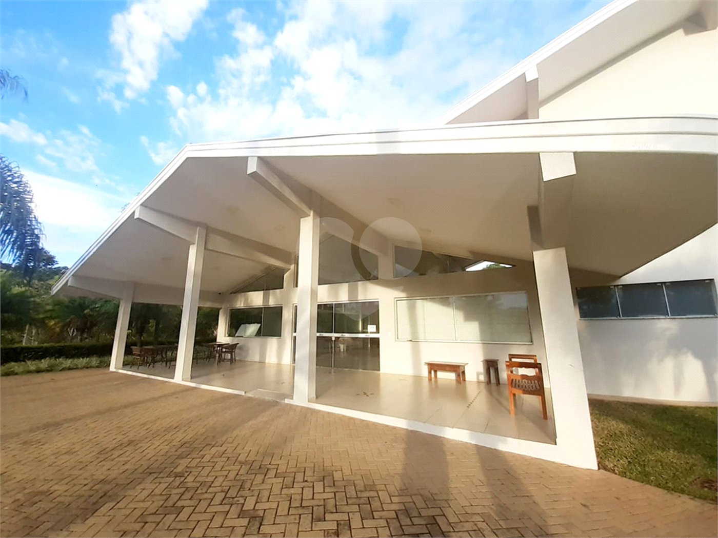 Casa à venda ou para alugar com 3 suítes no condomínio Jardim Vila Paradiso, Indaiatuba - SP