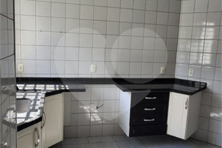 Sobrado à venda com 4 quartos, sendo 1 suíte, em Portal das Acácias, Indaiatuba, SP