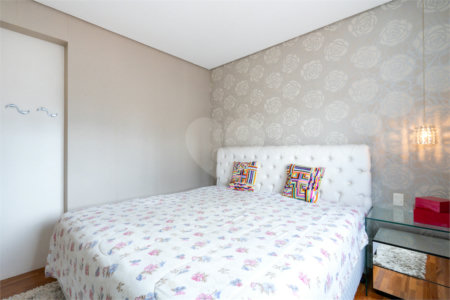 Apartamento à venda com 3 suítes em Vila Nova Conceição, São Paulo, SP