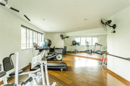 Apartamento à venda com 4 suítes em Real Parque, São Paulo, SP