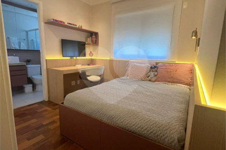 Apartamento à venda com 4 quartos, sendo 2 suítes,  em Brooklin Paulista, São Paulo, SP