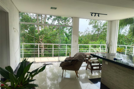 Casa à venda com 3 quartos, sendo 1 suíte, no condomínio Clube Florada Suzano, Suzano - SP