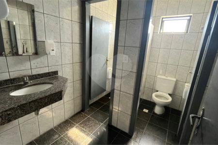 Salão Comercial para alugar em Vila Thais, Atibaia, SP