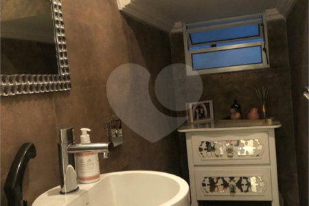 Sobrado à venda com 3 quartos, sendo 2 suítes,  em Vila Nivi, São Paulo, SP