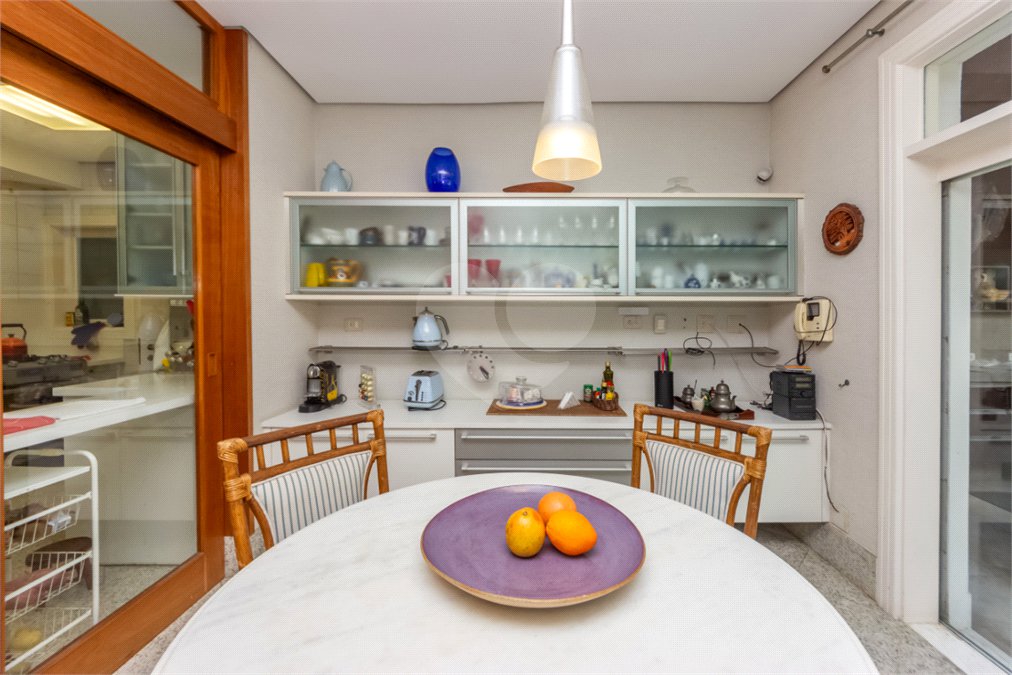 Casa de Vila à venda com 4 quartos, sendo 2 suítes, em Alto da Boa Vista, São Paulo, SP