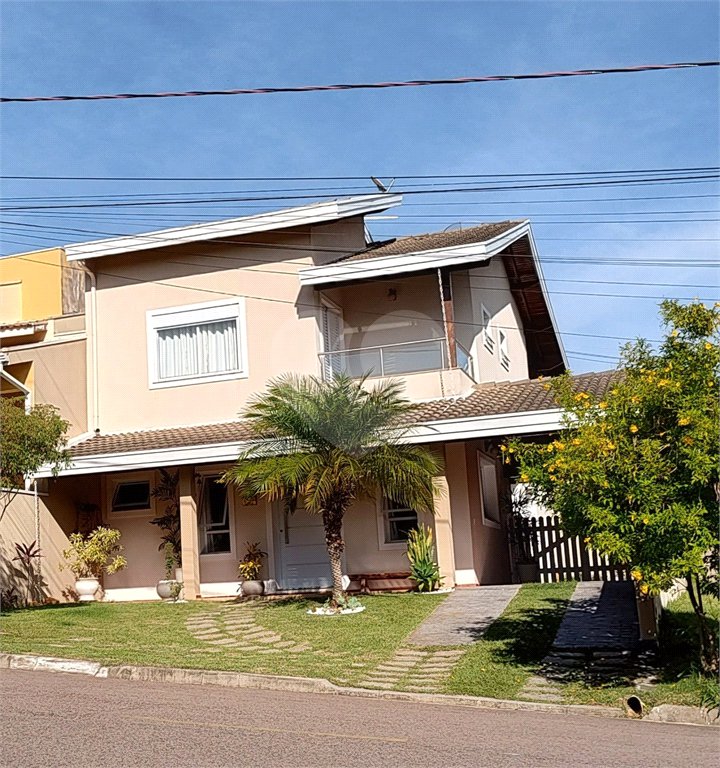 Casa à venda com 3 quartos, sendo 1 suíte,  no condomínio Residencial Grape Village, Vinhedo - SP
