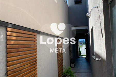 Casa à venda com 3 quartos, sendo 1 suíte,  no condomínio Residencial São José, Taubaté - SP