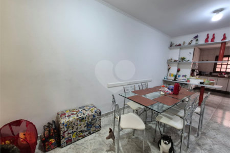 Casa à venda com 3 quartos, sendo 1 suíte, em Parque São Domingos, São Paulo, SP