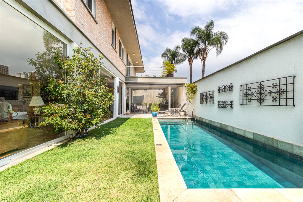 Casa à venda com 3 suítes no condomínio D'avilla, São Paulo - SP