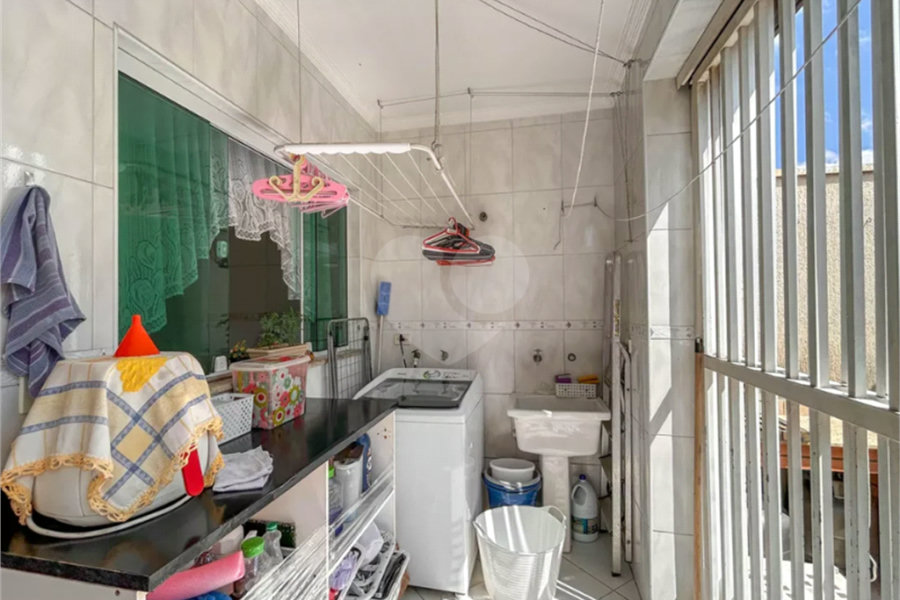 Sobrado à venda com 3 quartos, sendo 1 suíte, em Vila Mangalot, São Paulo, SP