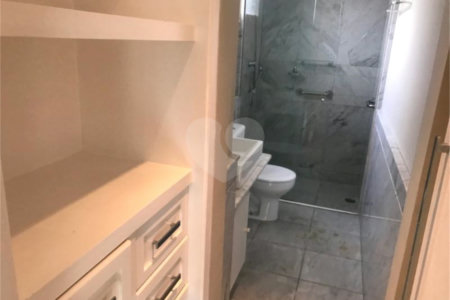 Apartamento à venda ou para alugar com 3 suítes em Moema, São Paulo, SP