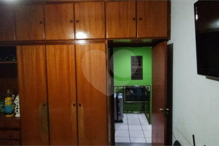 Casa à venda com 3 quartos, sendo 1 suíte, no Centro, Paranaíba, MS