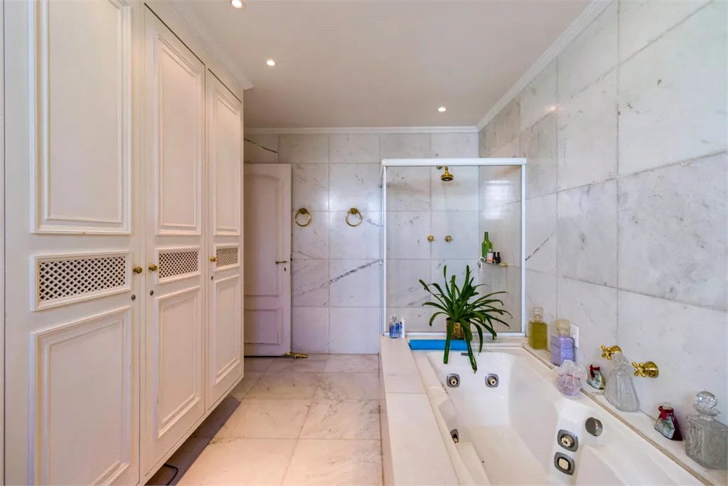 Apartamento à venda com 4 quartos, sendo 2 suítes, em Real Parque, São Paulo, SP