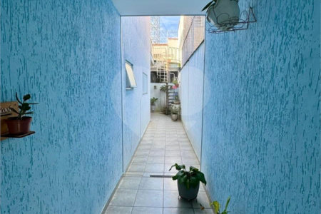 Sobrado à venda com 4 quartos, sendo 1 suíte,  em Vila Cleonice, São Paulo, SP