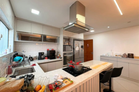 Sobrado à venda com 3 suítes em Vila Milton, Guarulhos, SP