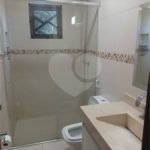 Casa à venda ou para alugar com 3 quartos, sendo 1 suíte, no condomínio Parque Suiça, Caieiras - SP